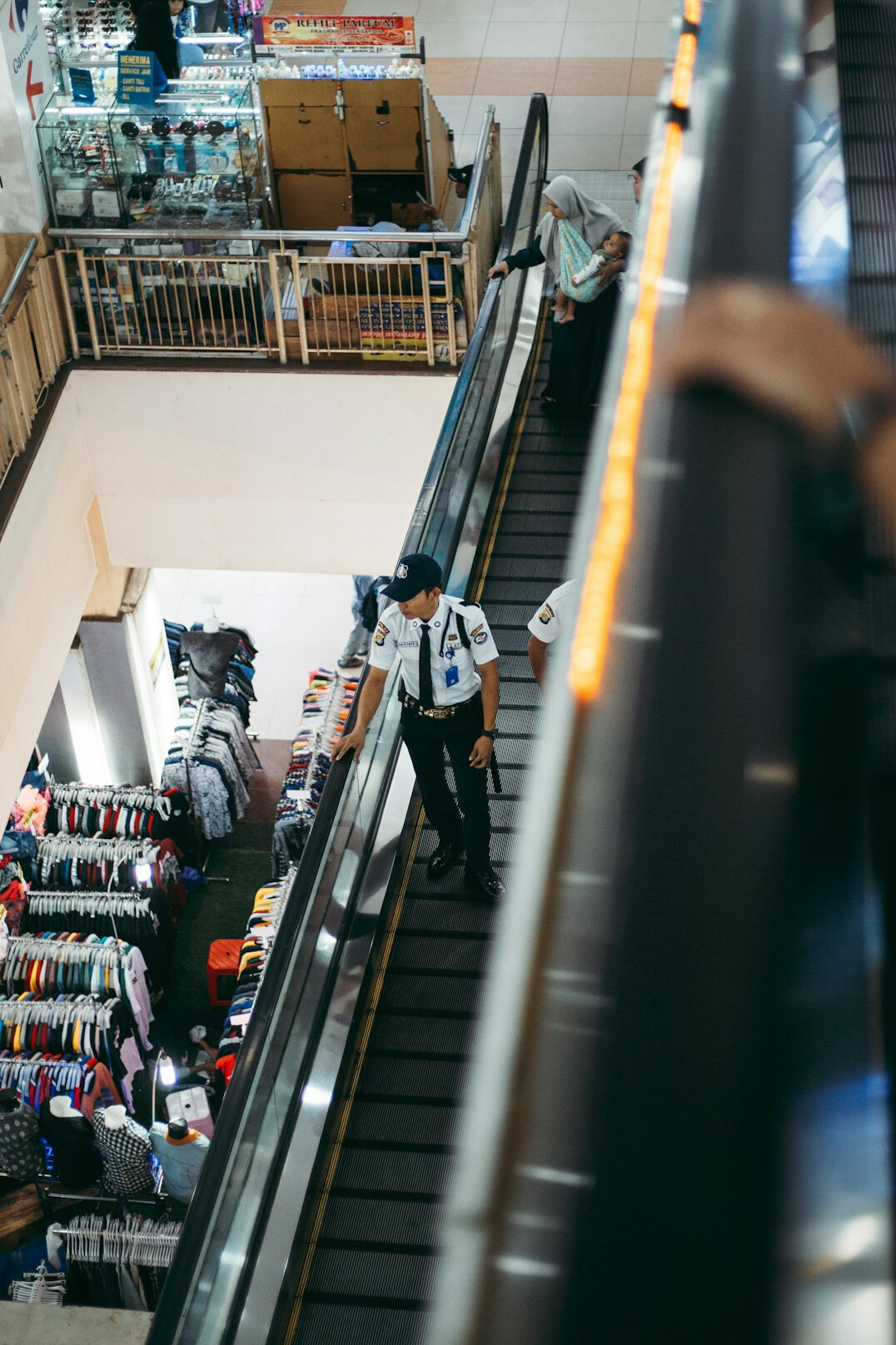 retail security guard