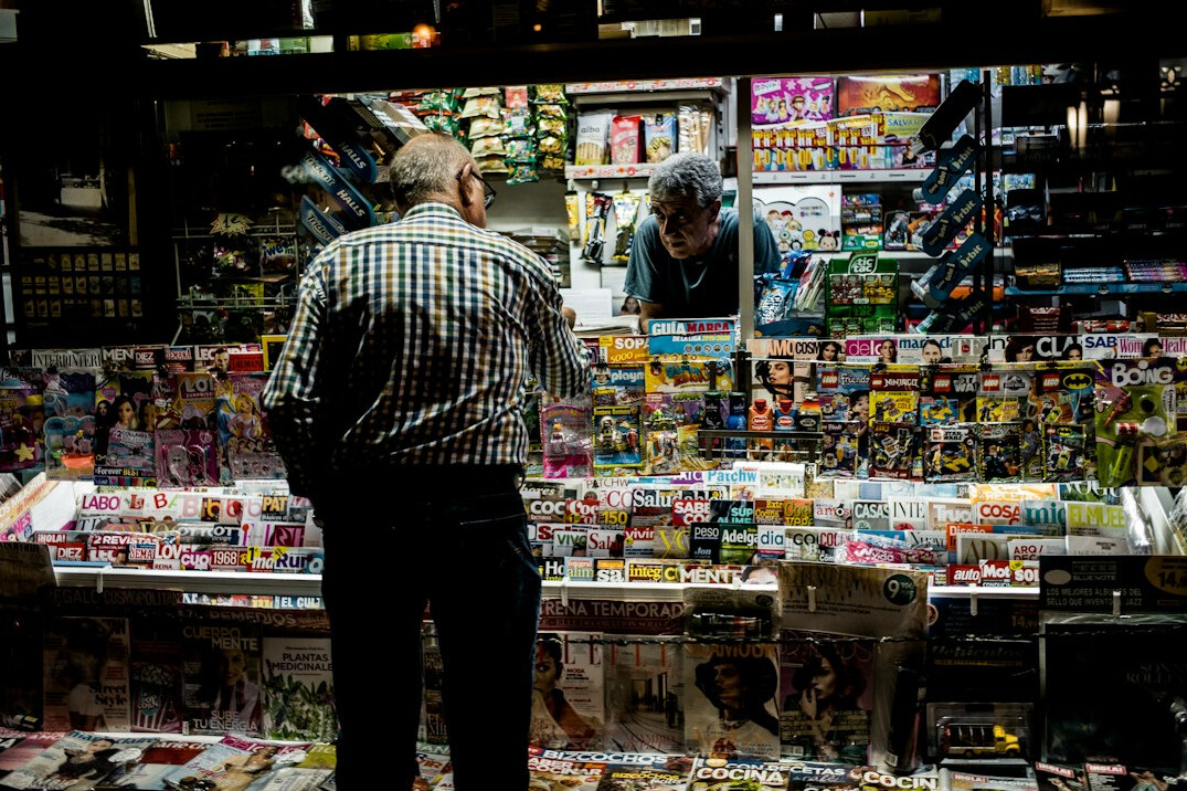 detective in store