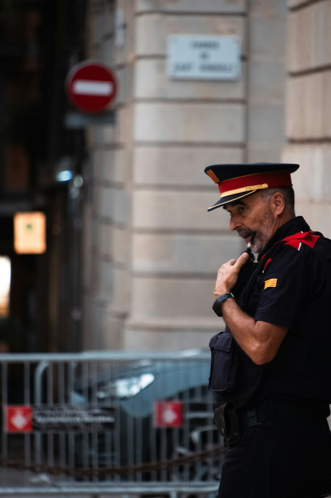 store security guard monitoring